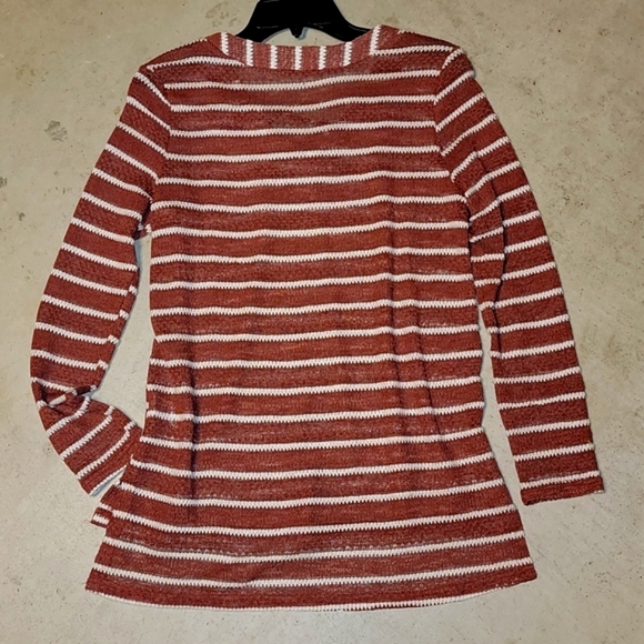 New! Long Sleeve Rust Top - Picture 4 of 5